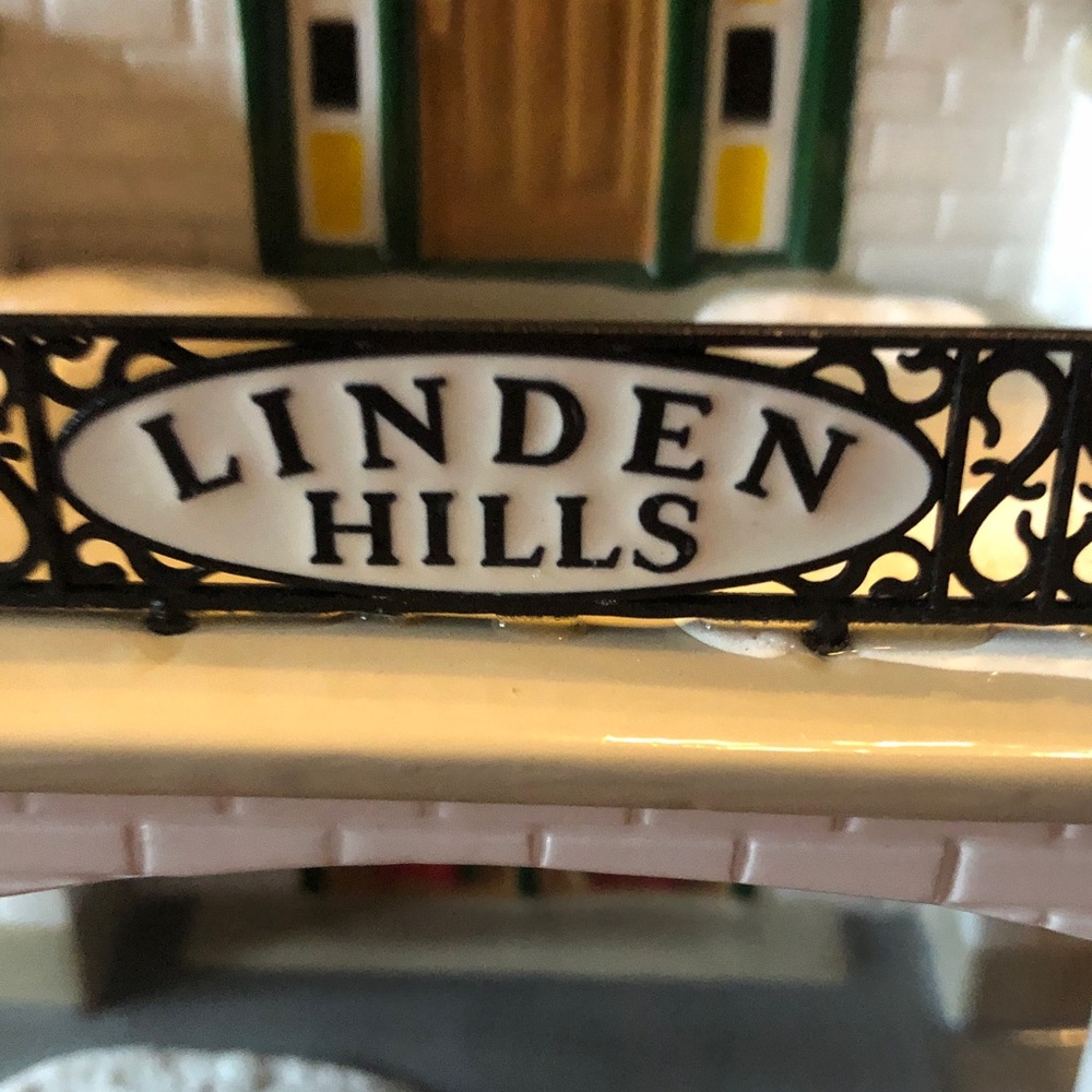 Linden Hills Country Club Department 56 Flawed - Picture 3 of 17